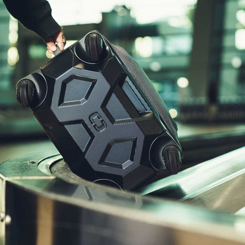 Renegade 4-Wheel Checked Bag - View 2