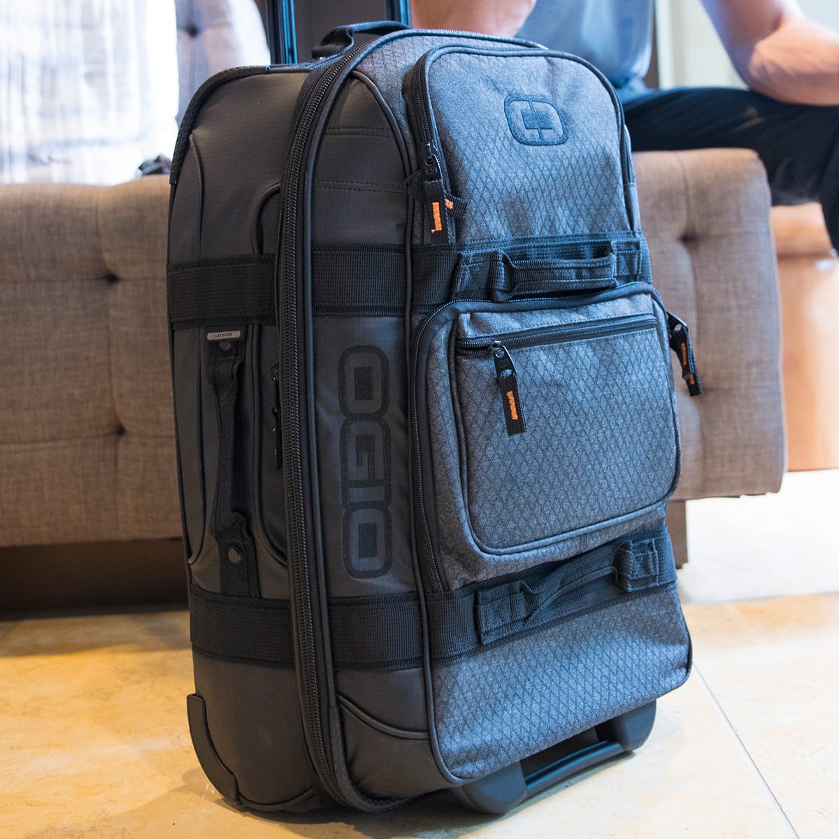 ogio-bags-travel-2017-layover-lifetsyle-1
