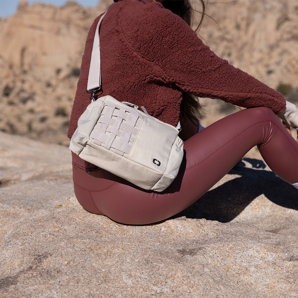 rise-crossbody-lifestyle-2